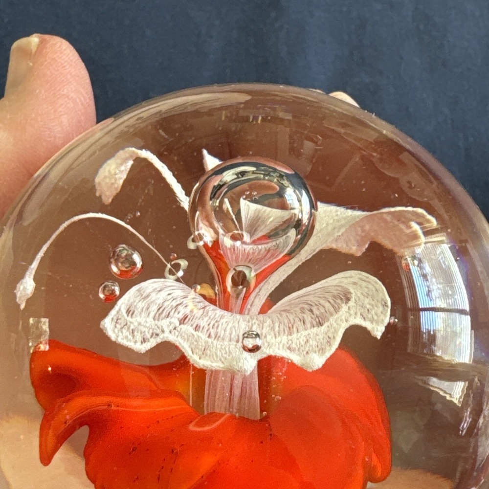 Vintage Art Glass Paperweight Tropical Orange White Flower Controlled Bubble - Picture 7 of 9